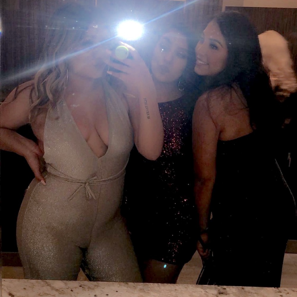 Cute open back romper - Picture 2 of 3